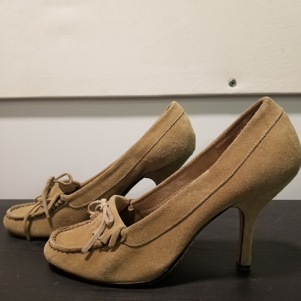 Shoes - Picture 2 of 5